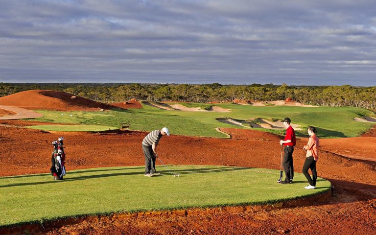 La cancha de golf más larga del mundo mide 1.365 kilómetros
