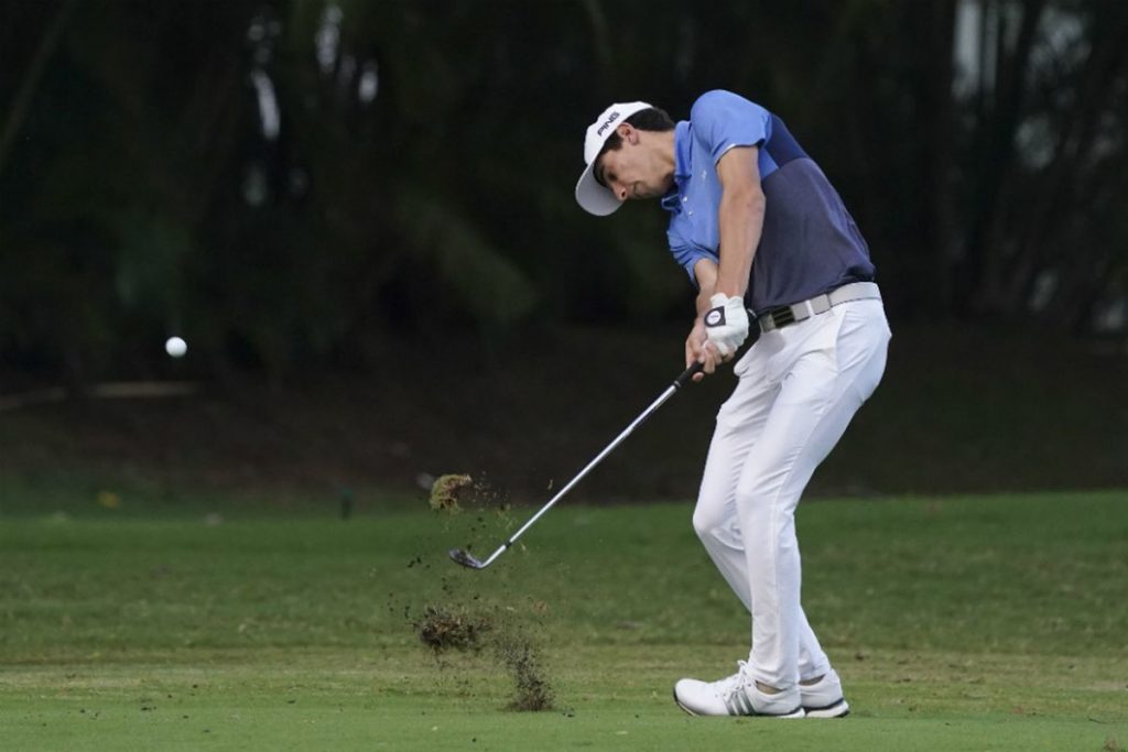Joaco Niemann se derrumba al final en la primera ronda la CJ Cup