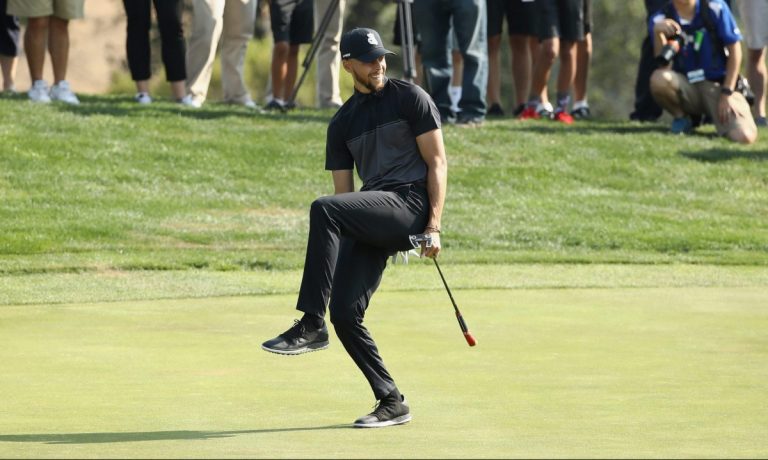 Steph Curry viraliza un trickshot en redes sociales