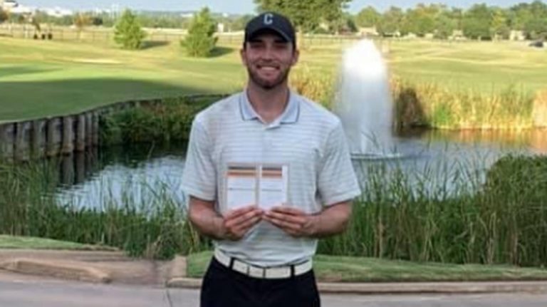 Alexander Hughes igualó récord de 55 golpes en una vuelta