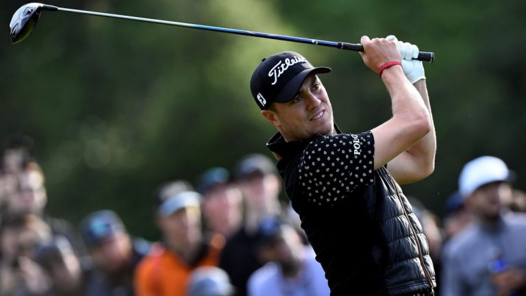 Justin Thomas impone su jerarquía y toma el liderato en Ohio