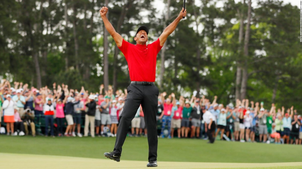 La mítica polera roja de Tiger Woods en la última ronda de los torneos