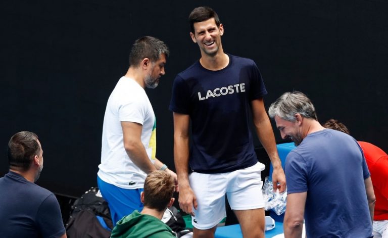 Tenistas celebran el fin de la dura cuarentena para el Australian Open