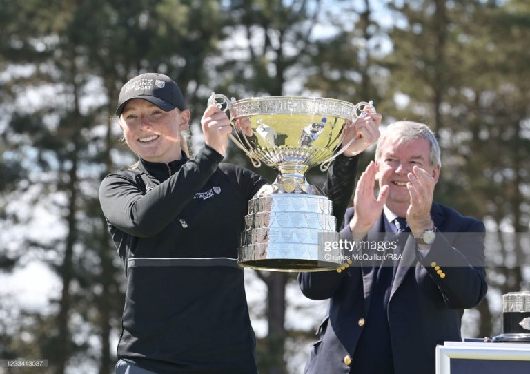 Louise Duncan se lleva el trofeo del Women's Amateur