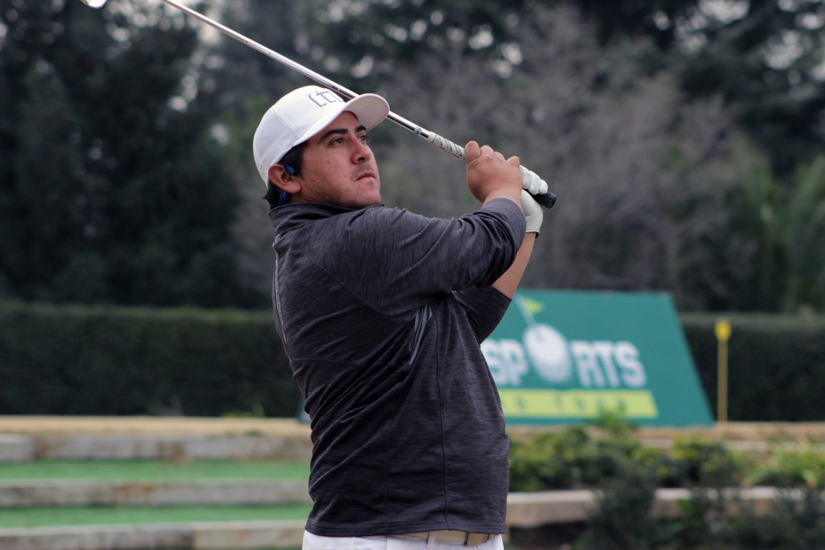Gustavo Silva se inspira en casa con tremendo 64 (-8)