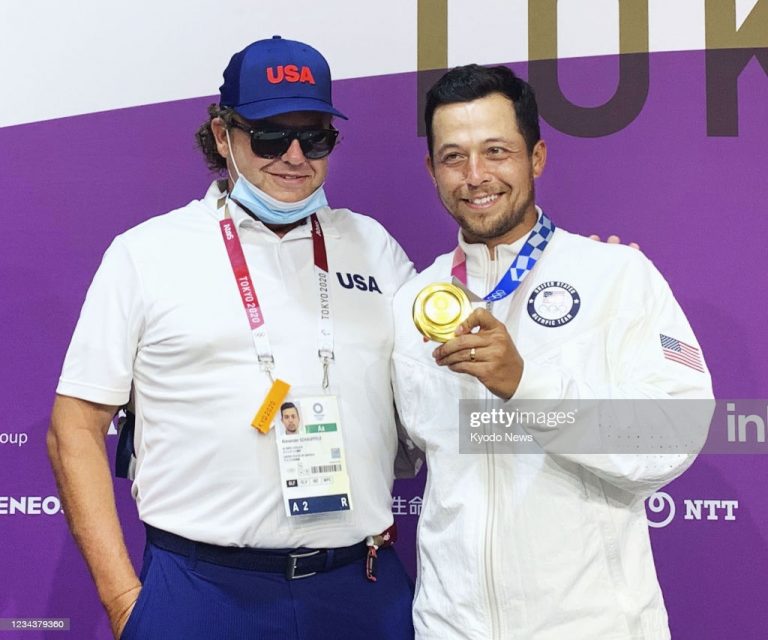 Xander Schauffele se llevó el oro en nombre de su padre