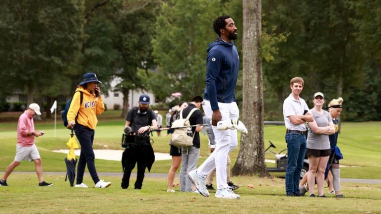 J. R. Smith tiene un interesante encuentro en torneo de golf