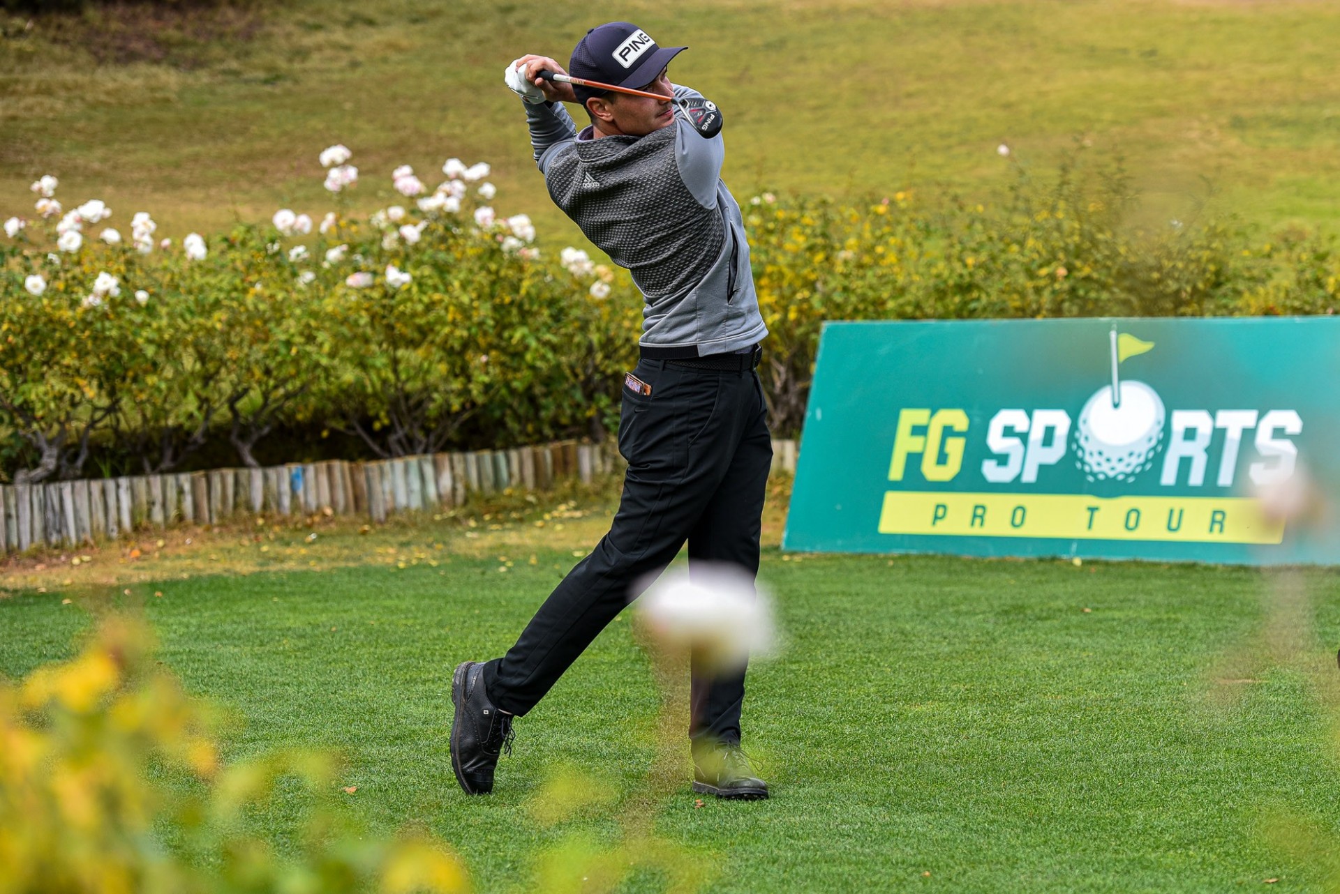 Carlos Bustos, líder inicial en el FG Sports Pro Tour, en el Sport Francés