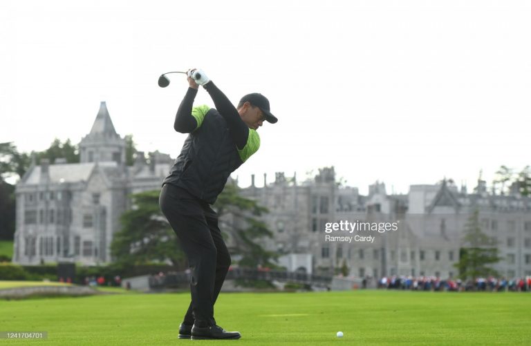Aún con largo ‘score’, Tiger Woods es la sensación en el JP McManus Pro-Am
