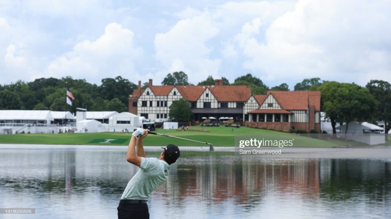 ¡Golpe sobre la mesa! Joaquín Niemann ataca la parte alta del Tour Championship