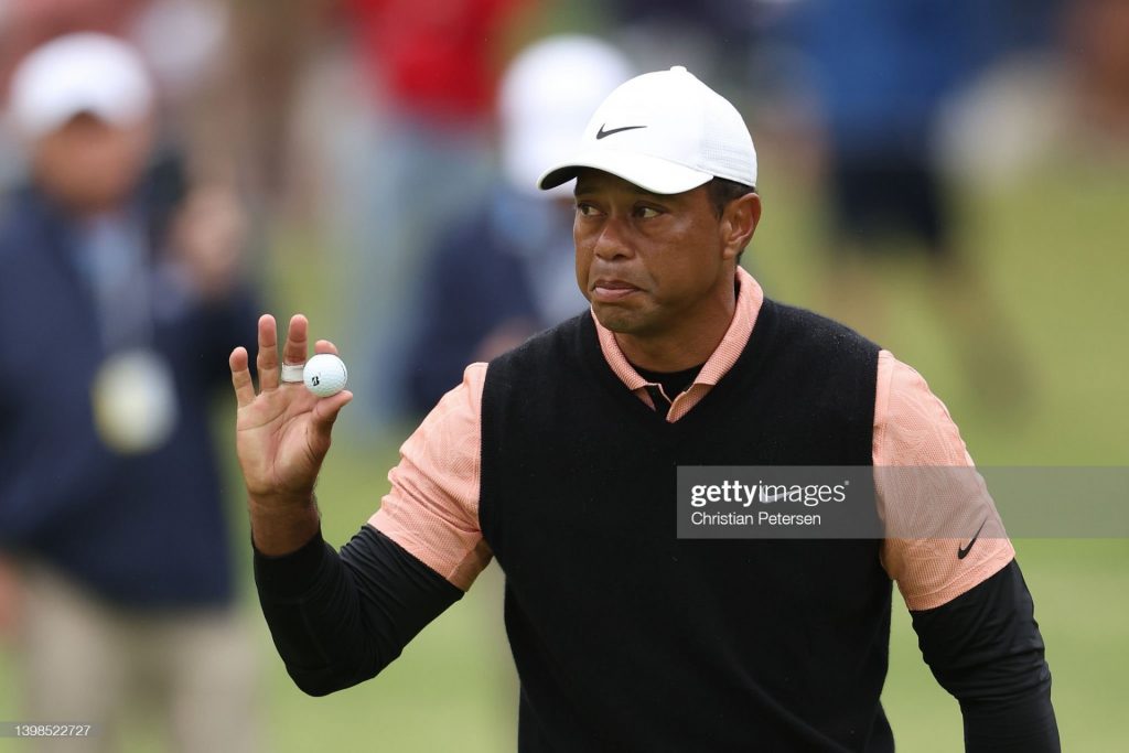 Tiger Woods se baja del Hero World Challenge