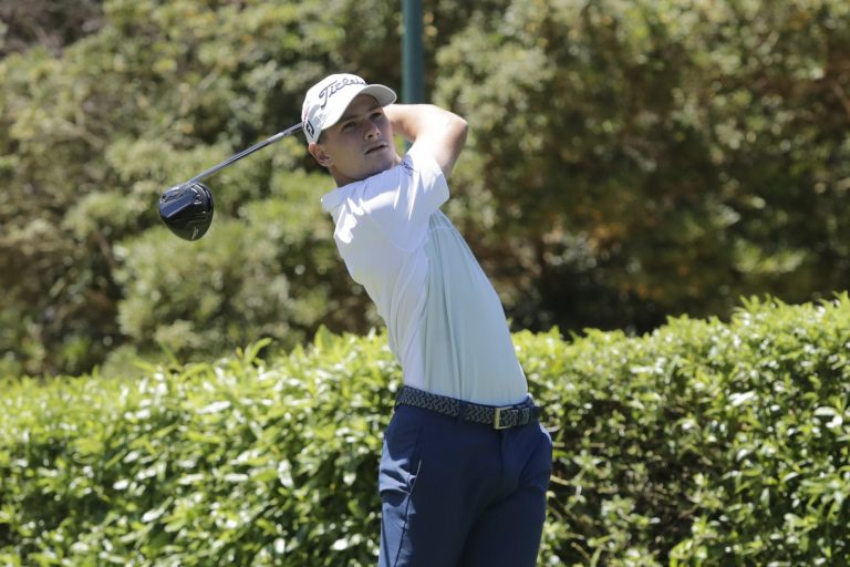 Agustín Errázuriz supera el corte y sigue en la pelea por su tarjeta del Asian Tour