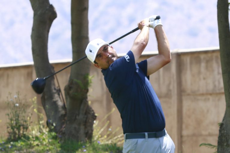 Felipe Aguilar lidera de inicio el Abierto del Sport Francés