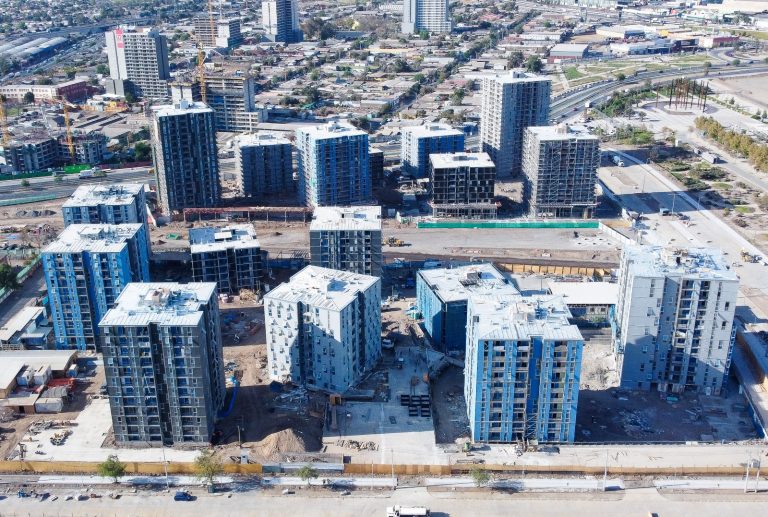 La Villa de Atletas de Santiago 2023 presenta más de un 80% de avance