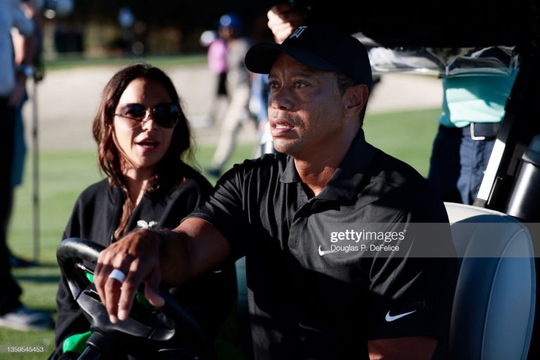 Exnovia de Tiger Woods ahora lo denuncia por acoso sexual