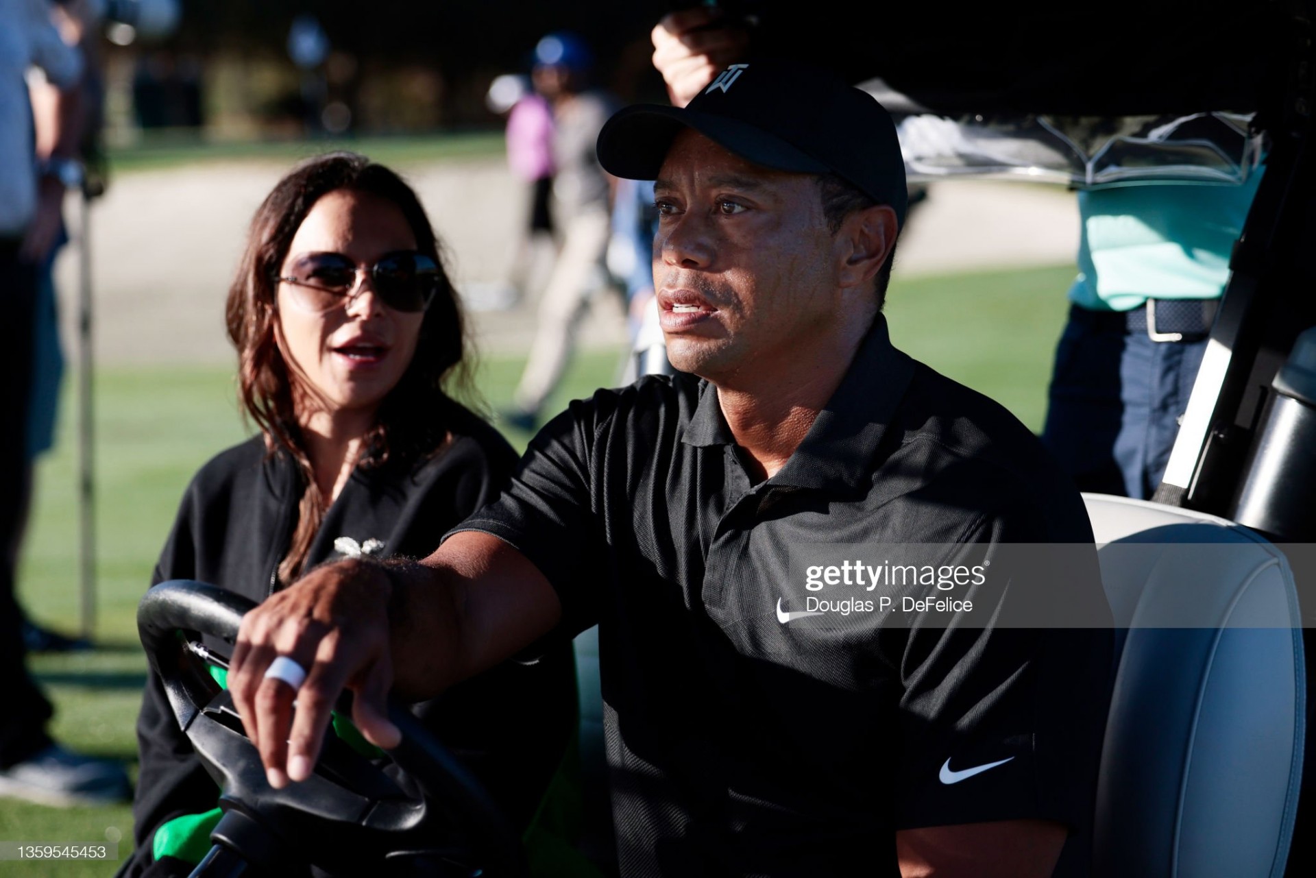 Exnovia de Tiger Woods ahora lo denuncia por acoso sexual