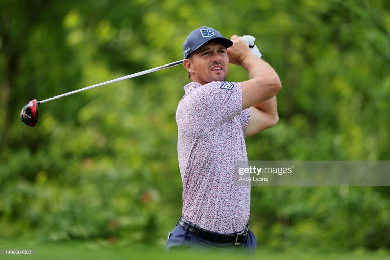 Un "renovado" Bryson DeChambeau, con varios kilos de peso menos, se retira de la demanda al PGA Tour
