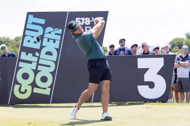 Mito es líder en DC y va por el título en LIV Golf