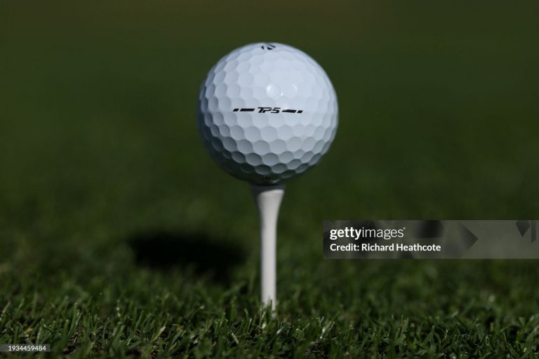 TaylorMade mejora sus pelotas TP5 y TP5x para la temporada 2024
