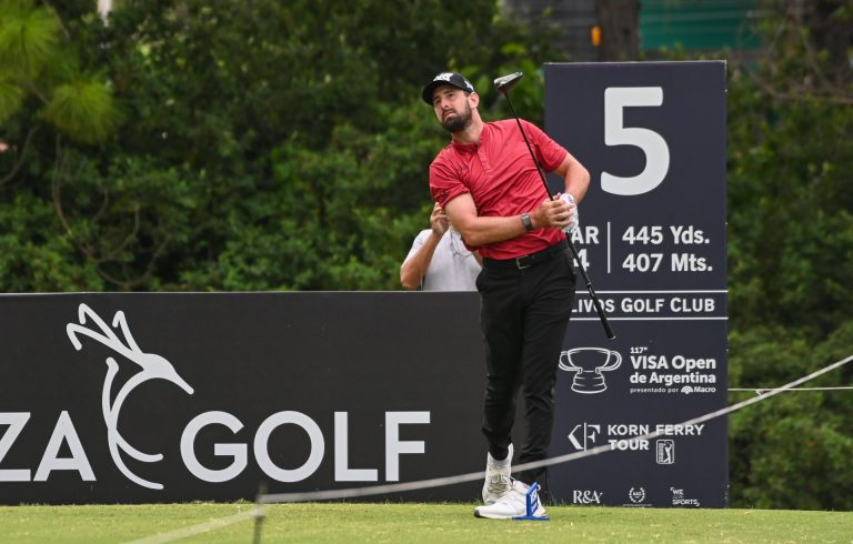 Cristóbal Del Solar se destaca en el Argentina Open con un lugar en el Top 10