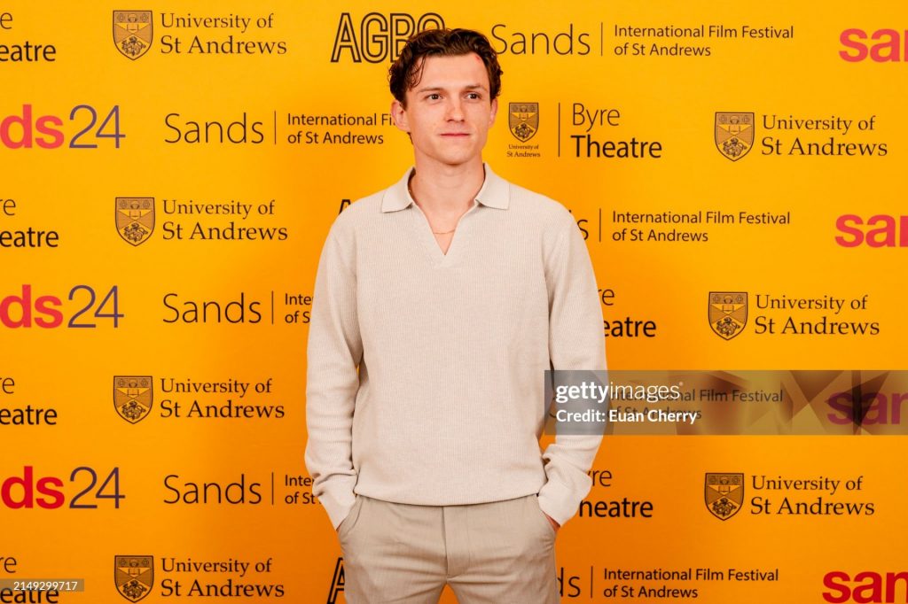Accidente en el campo de golf: Tom Holland, el "SpiderMan" del cine, alcanzado por una pelota