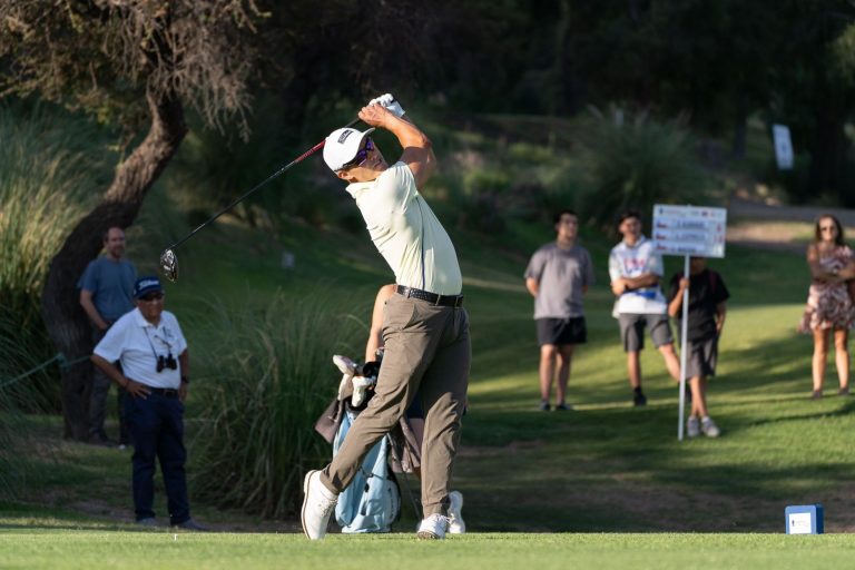 Christian Espinoza toma el mando en un emocionante Abierto de Chile
