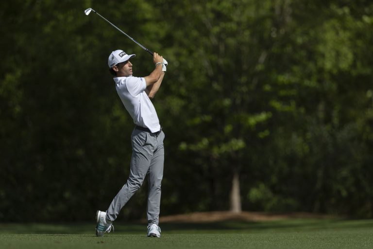Niemann supera el corte del Masters y busca repuntar el fin de semana