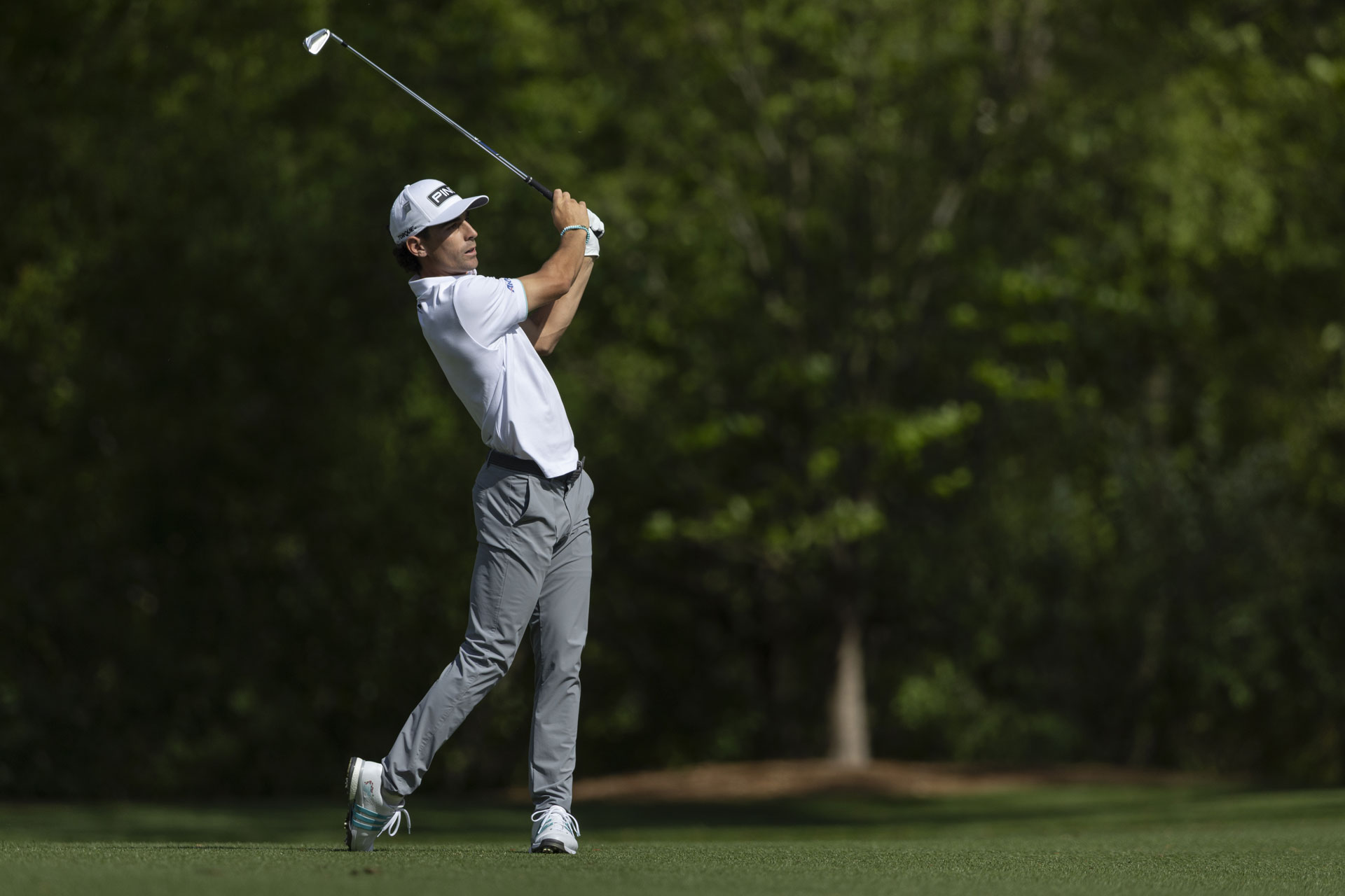 Niemann supera el corte del Masters y busca repuntar el fin de semana