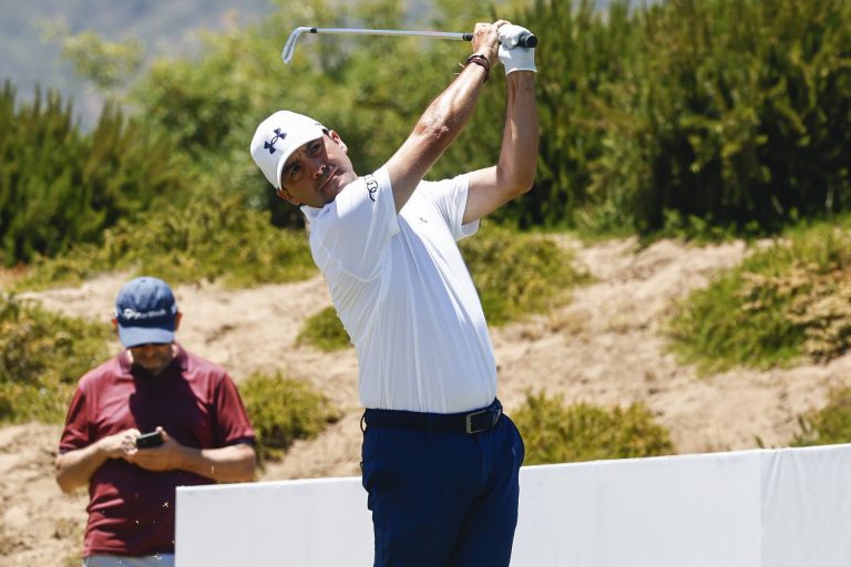 Felipe Aguilar inicia con solidez en primer evento de playoffs del PGA Tour Champions