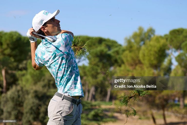 Joaquín Niemann arranca en la zona media del Open de España
