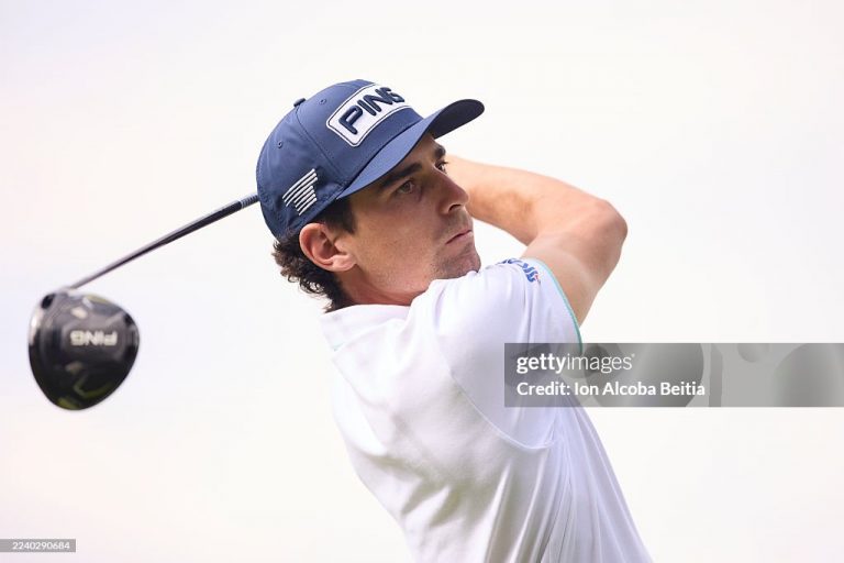 Joaquín Niemann remonta y supera el corte en el Open de España