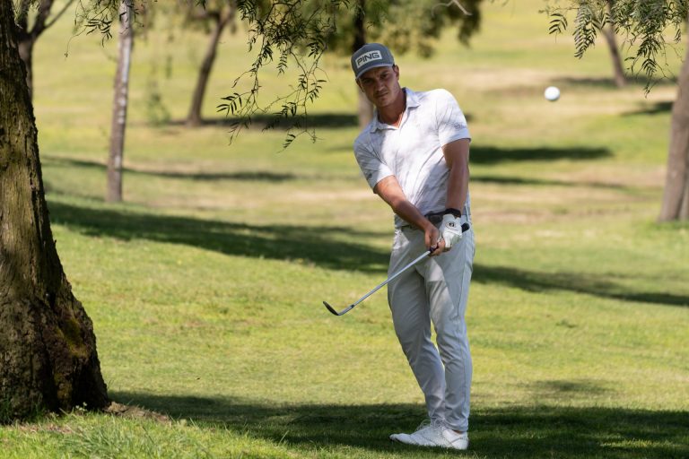 Carlos Bustos avanza a segunda fase del Q-School a Europa