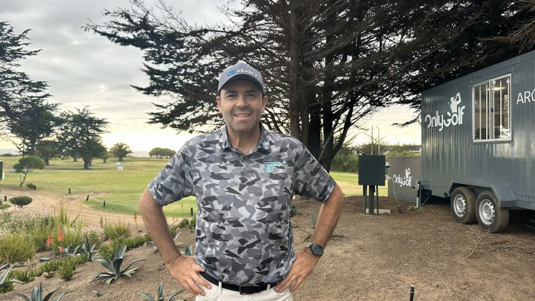 Cristián Caballero toma la delantera en el Abierto Senior de Cachagua